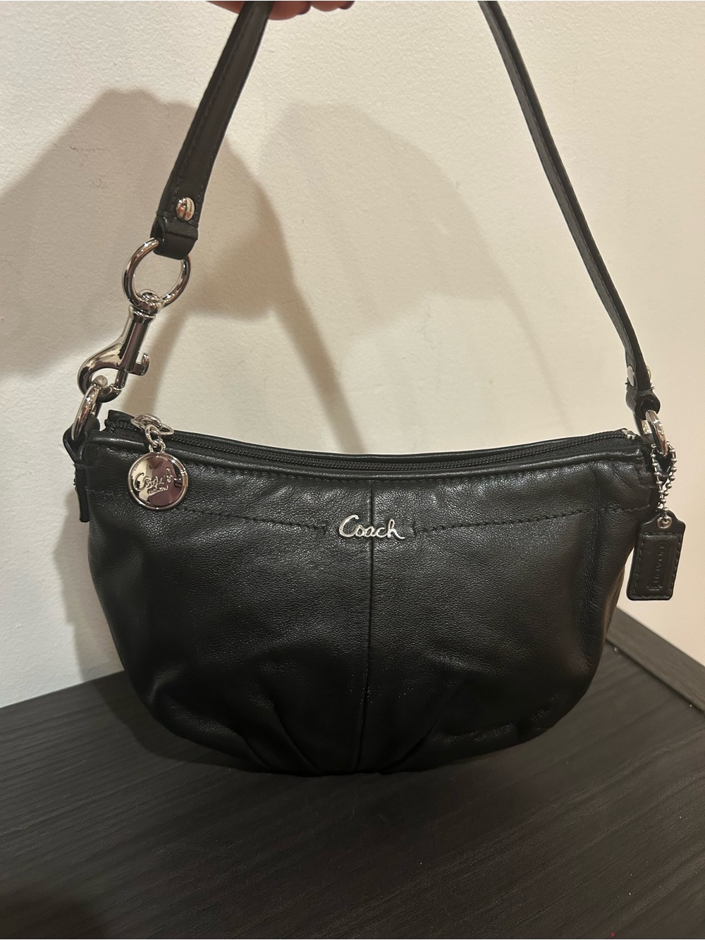 Coach Ashley Small Black Leather shoulder/wristlet bag EUC - Picture 7 of 13